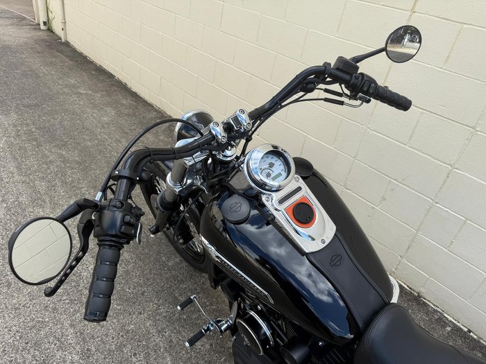 2010 Harley-Davidson Dyna Street Bob 96 (FXDB) Dyna Black