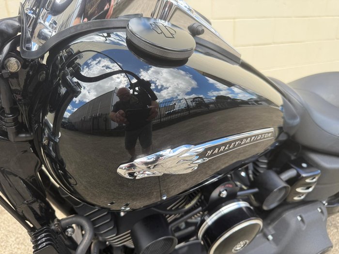 2010 Harley-Davidson Dyna Street Bob 96 (FXDB) Dyna Black