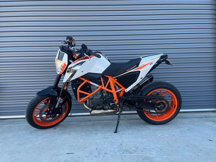 2015 KTM 690 Duke R Duke White