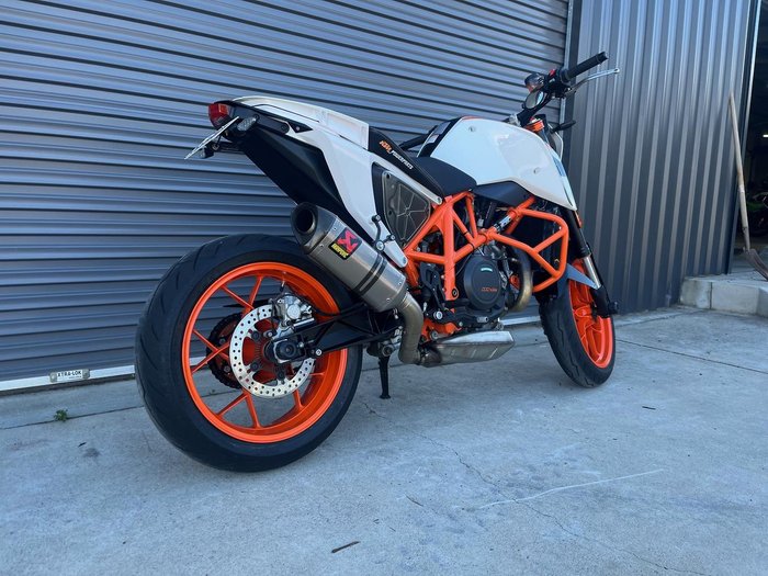 2015 KTM 690 Duke R Duke White
