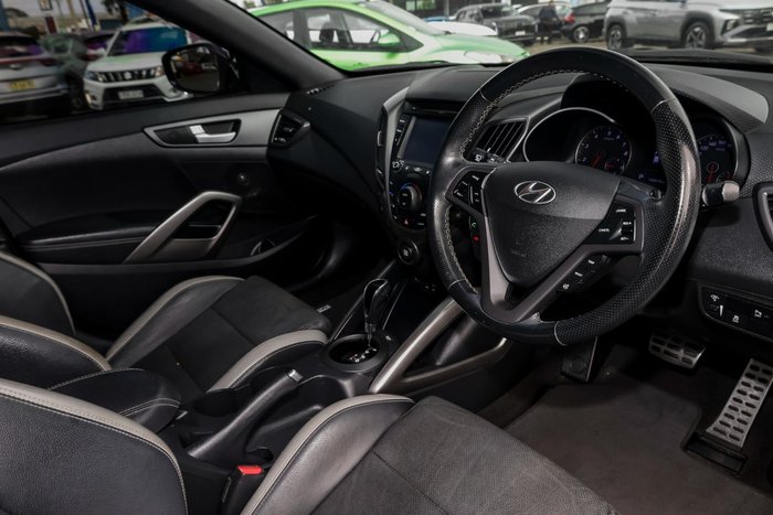 2016 Hyundai Veloster SR Turbo +
