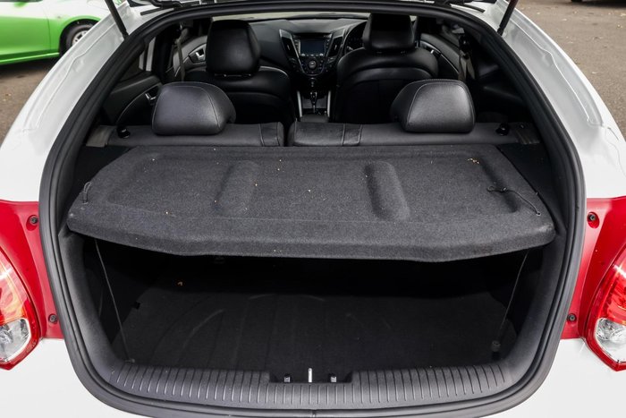 2016 Hyundai Veloster SR Turbo +