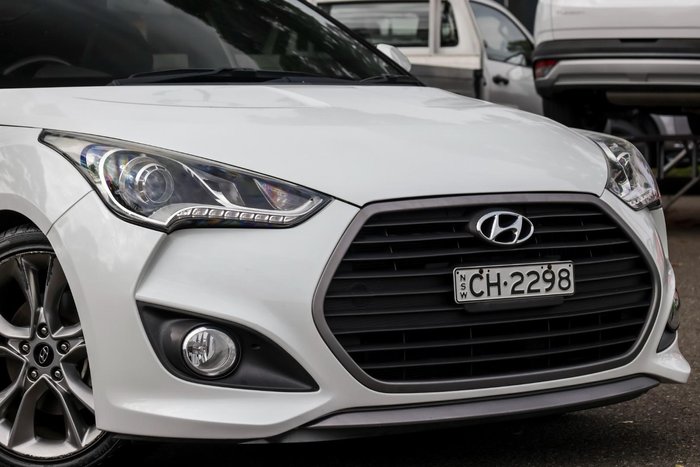2016 Hyundai Veloster SR Turbo +