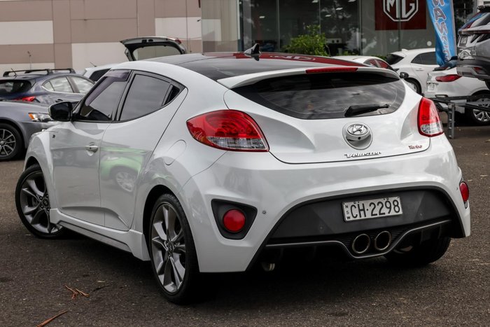 2016 Hyundai Veloster SR Turbo +