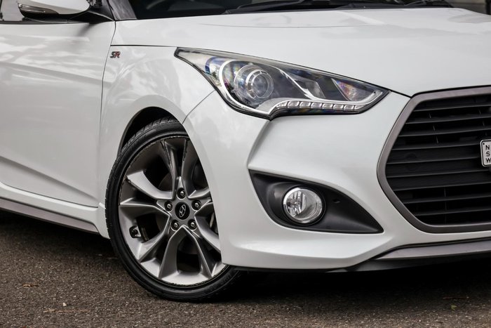 2016 Hyundai Veloster SR Turbo +