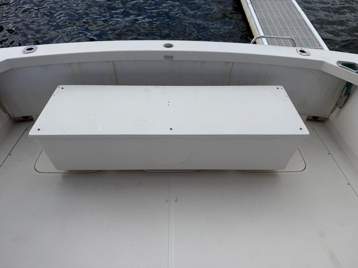 1996 Caribbean 28 FLYBRIDGE CRUISER