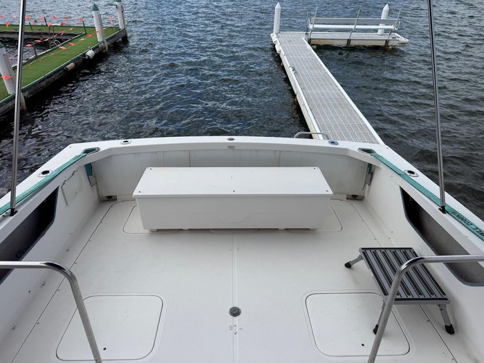 1996 Caribbean 28 FLYBRIDGE CRUISER