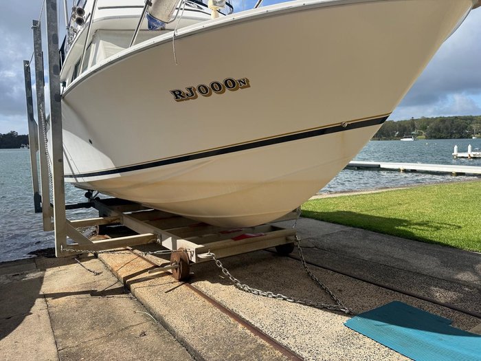 1996 Caribbean 28 FLYBRIDGE CRUISER