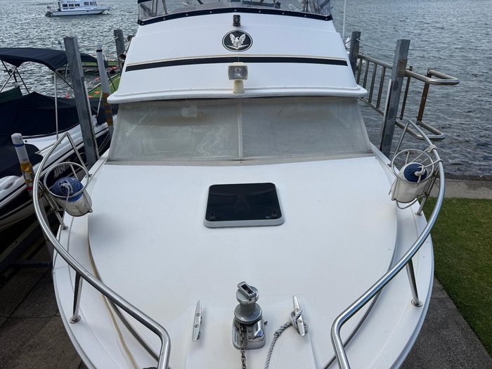 1996 Caribbean 28 FLYBRIDGE CRUISER