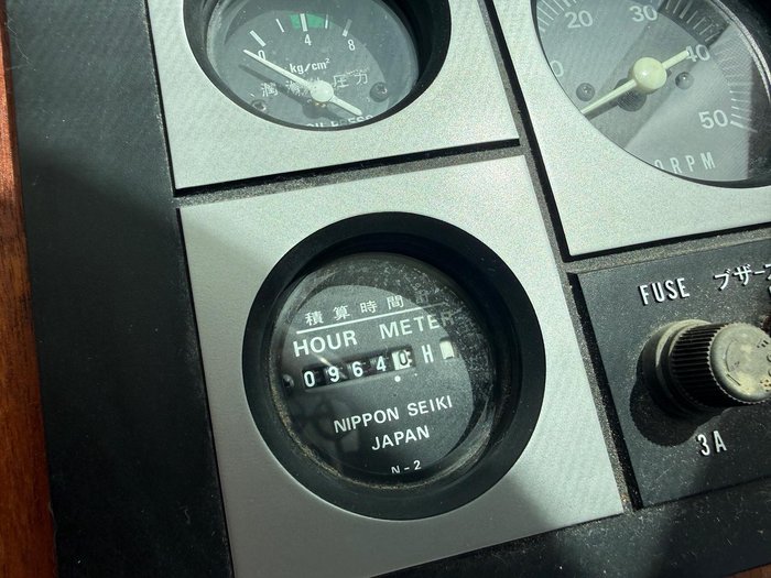 1996 Caribbean 28 FLYBRIDGE CRUISER