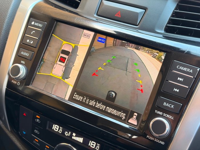 2023 Nissan Navara ST-X