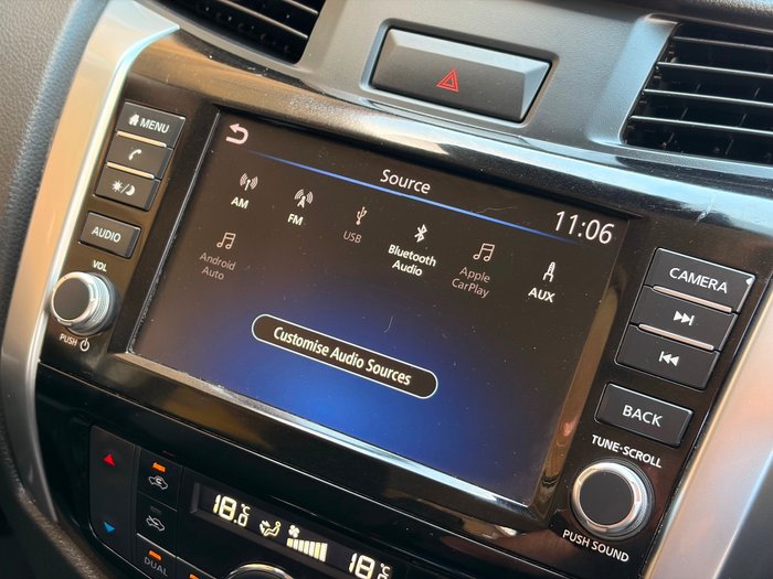 2023 Nissan Navara ST-X