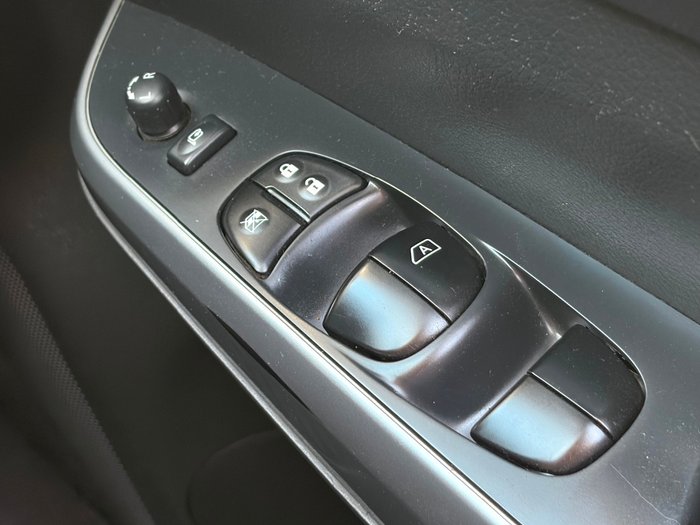 2023 Nissan Navara ST-X