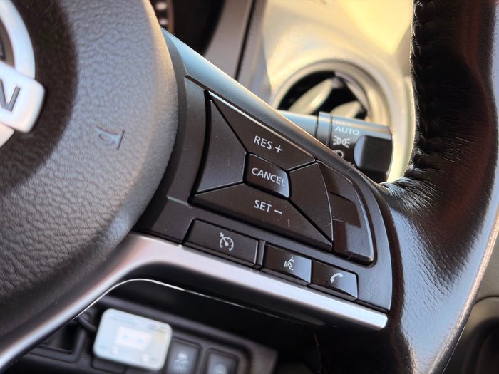 2023 Nissan Navara ST-X