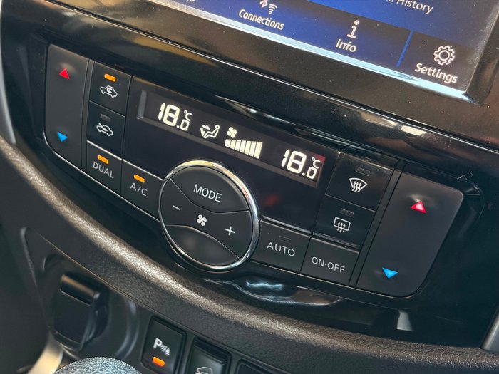 2023 Nissan Navara ST-X