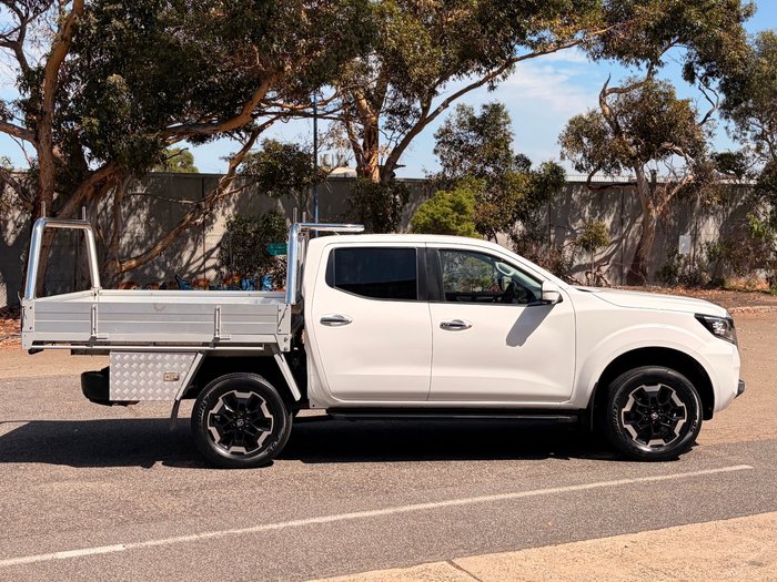 2023 Nissan Navara ST-X