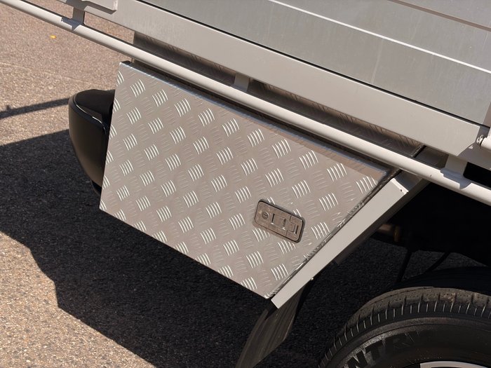 2023 Nissan Navara ST-X