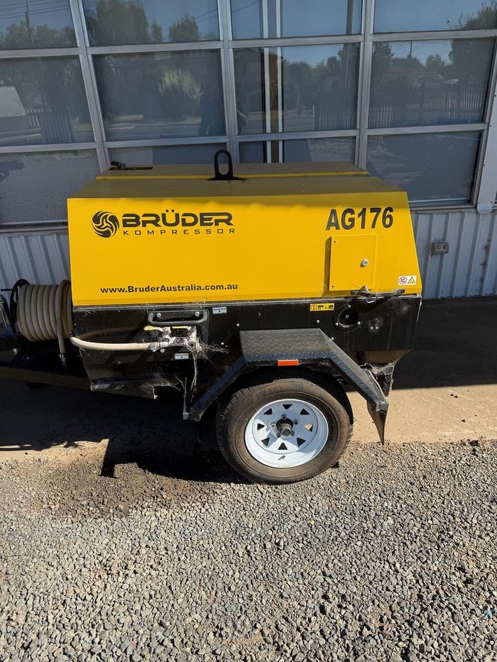 2024 Bruder Ag176