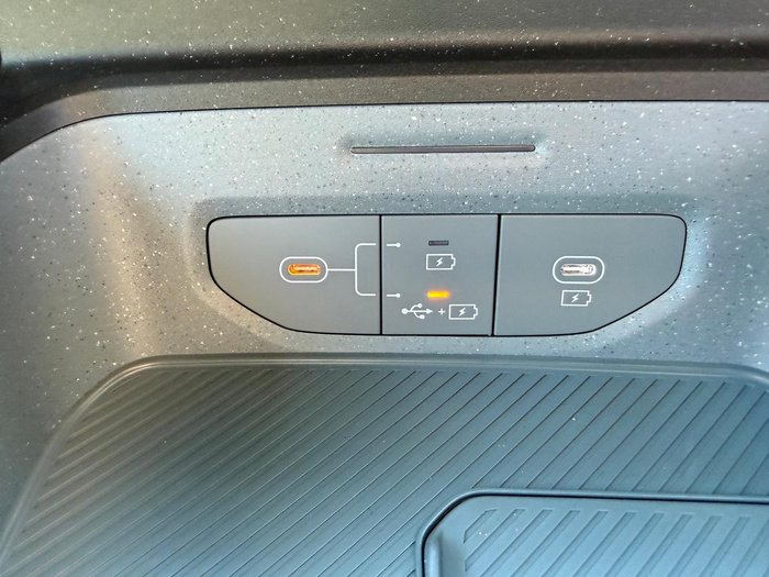 2025 Kia Tasman SX+