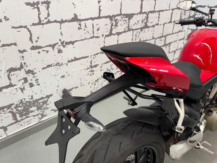 2020 Ducati Streetfighter V4 Streetfighter Red