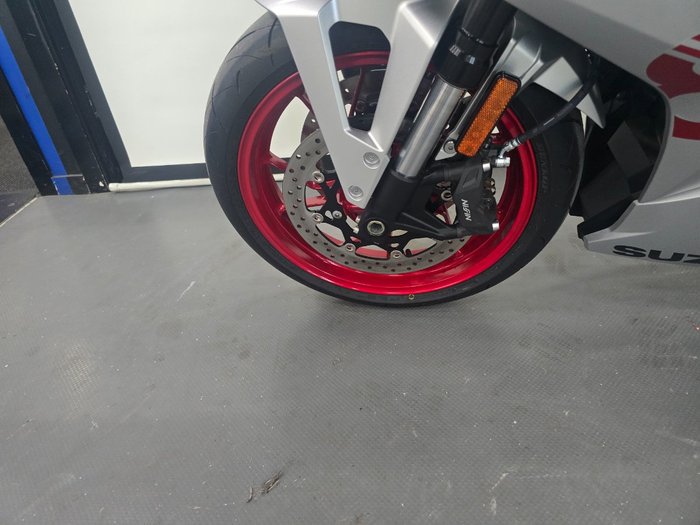 2025 Suzuki GSX-8R (GSX800FRQ) SILVER