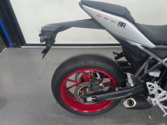 2025 Suzuki GSX-8R (GSX800FRQ) SILVER