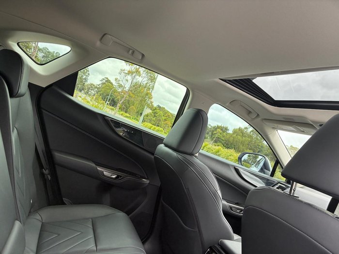 2025 Lexus NX 450h+ Luxury