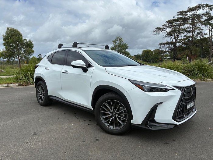 2025 Lexus NX 450h+ Luxury