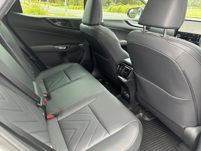 2025 Lexus NX 450h+ Luxury