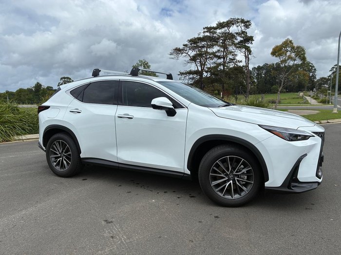 2025 Lexus NX 450h+ Luxury