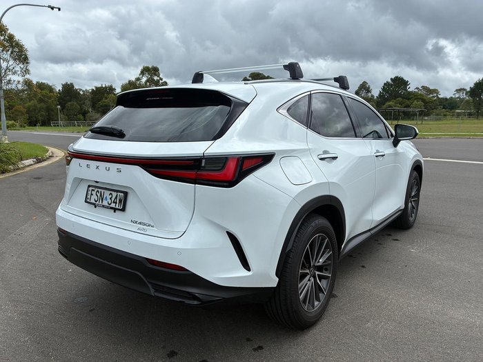 2025 Lexus NX 450h+ Luxury
