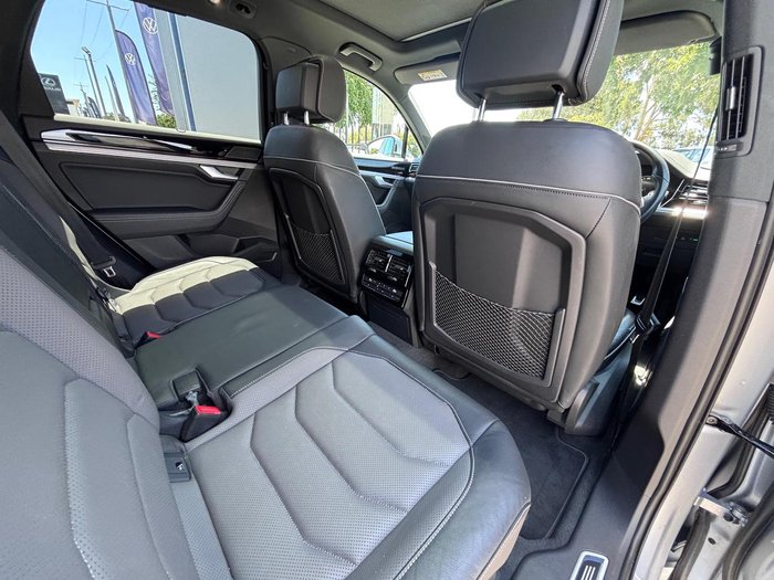 2020 Volkswagen Touareg 210TDI R-Line