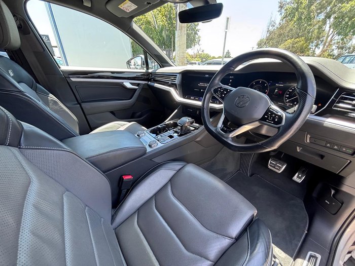 2020 Volkswagen Touareg 210TDI R-Line