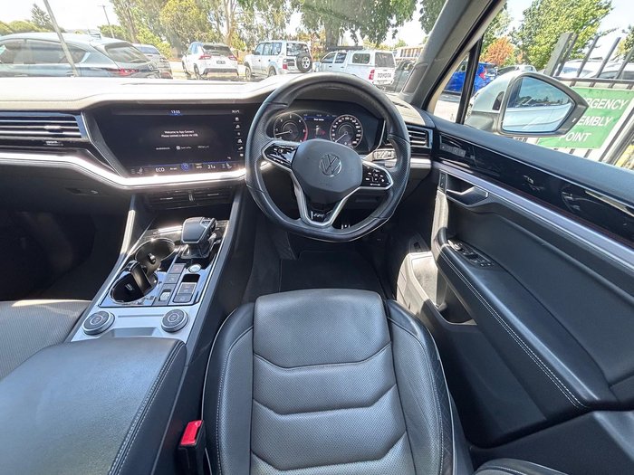 2020 Volkswagen Touareg 210TDI R-Line