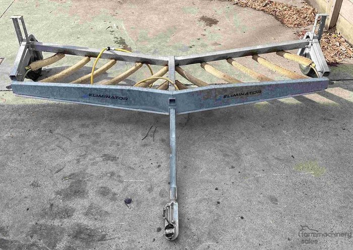 2010 C-Dax Eliminator Weed Wiper White