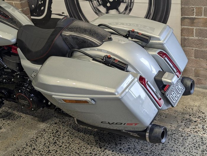 2025 Harley-Davidson CVO Road Glide ST 121 (FLTRXSTSE) Touring Silver