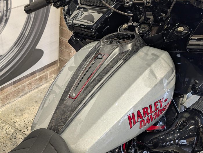 2025 Harley-Davidson CVO Road Glide ST 121 (FLTRXSTSE) Touring Silver