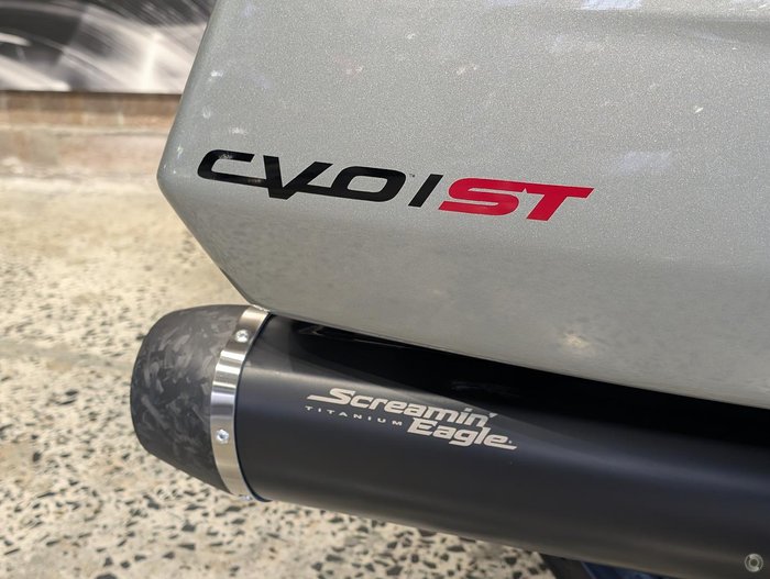 2025 Harley-Davidson CVO Road Glide ST 121 (FLTRXSTSE) Touring Silver