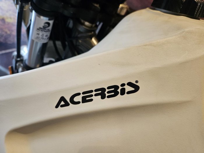 2017 Suzuki DR650SE DR White