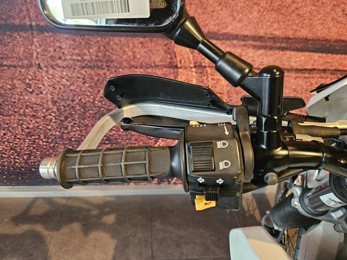 2017 Suzuki DR650SE DR White