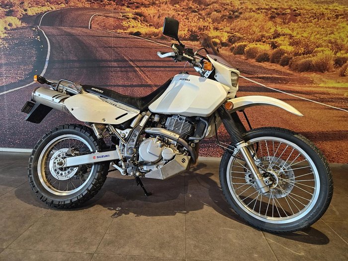 2017 Suzuki DR650SE DR White