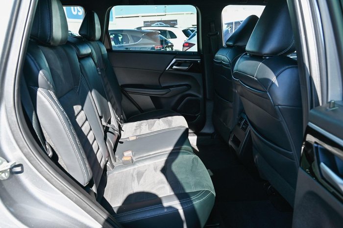 2023 Mitsubishi Outlander Black Edition