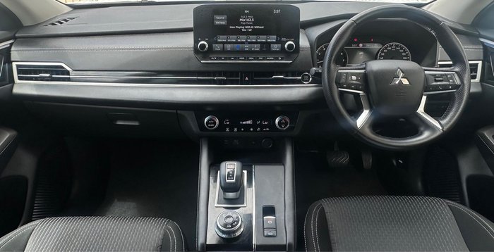 2022 Mitsubishi Outlander LS