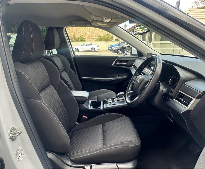 2022 Mitsubishi Outlander LS