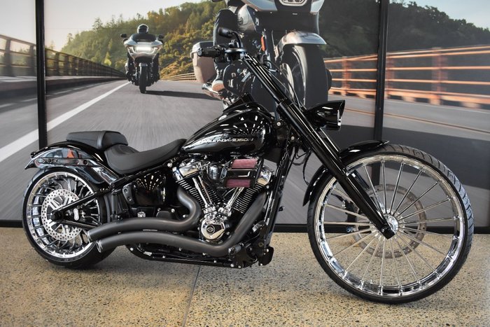 2025 Harley-davidson FXBR BREAKOUT (117) VIVID BLACK