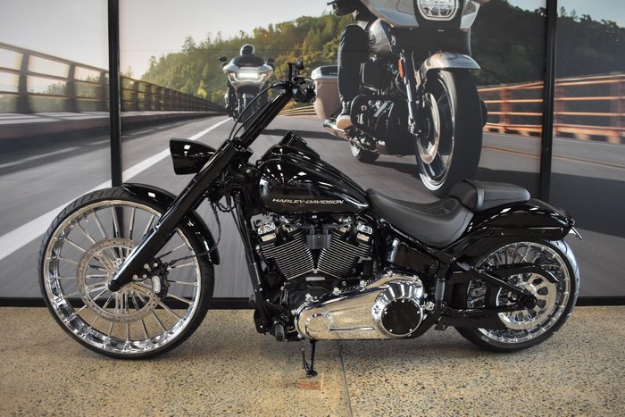 2025 Harley-davidson FXBR BREAKOUT (117) VIVID BLACK