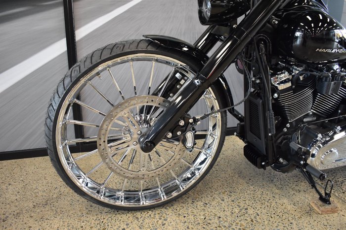 2025 Harley-davidson FXBR BREAKOUT (117) VIVID BLACK