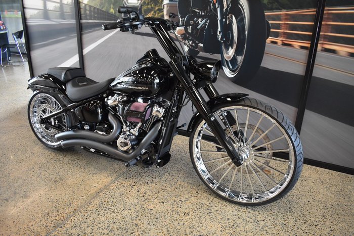 2025 Harley-davidson FXBR BREAKOUT (117) VIVID BLACK