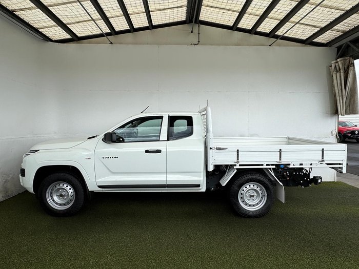 2025 Mitsubishi Triton GLX