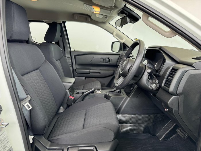 2025 Mitsubishi Triton GLX